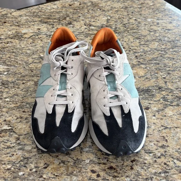 New Balance 327 - Picture 2 of 4